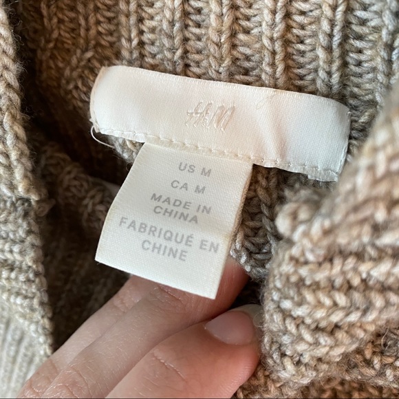 Comfy Green Sweater - Picture 3 of 4